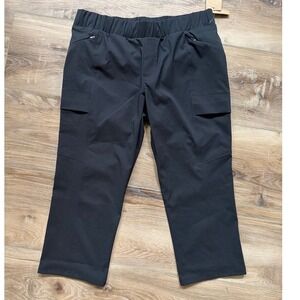 NWT Eddie Bauer Incline Utility Cargo Capri Womens 10 P Petite Black Stretch